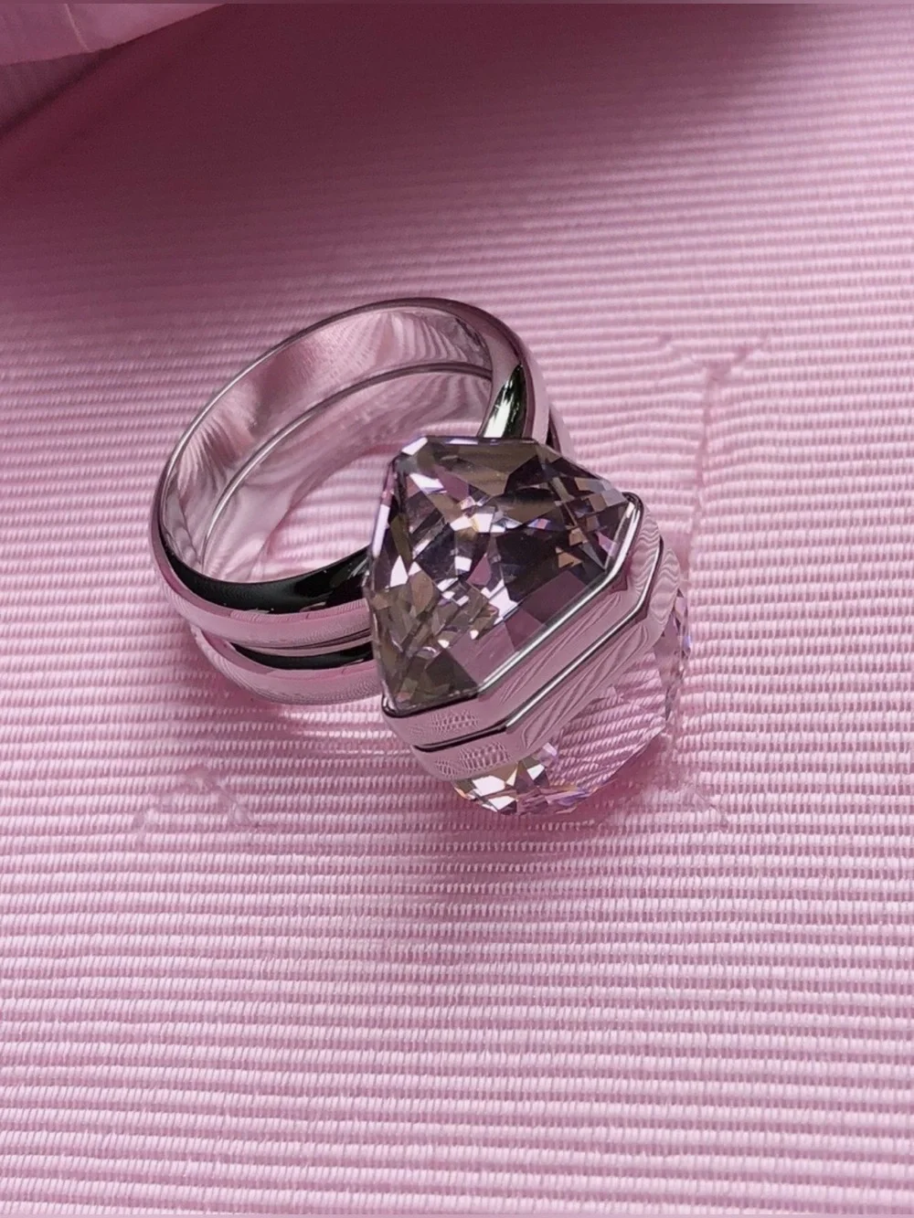 New! SWAROVSKI Lucent Ring PINK